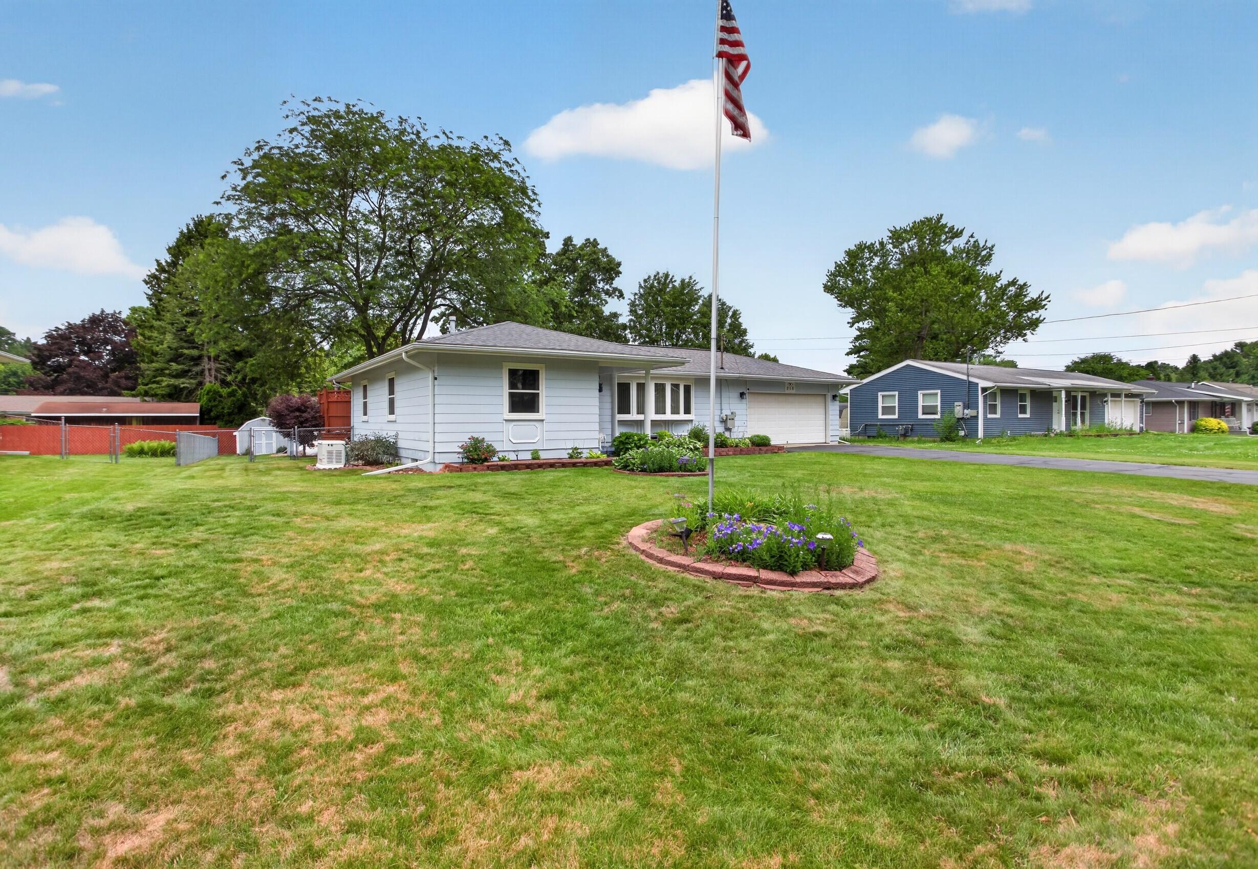 216 Eastlawn