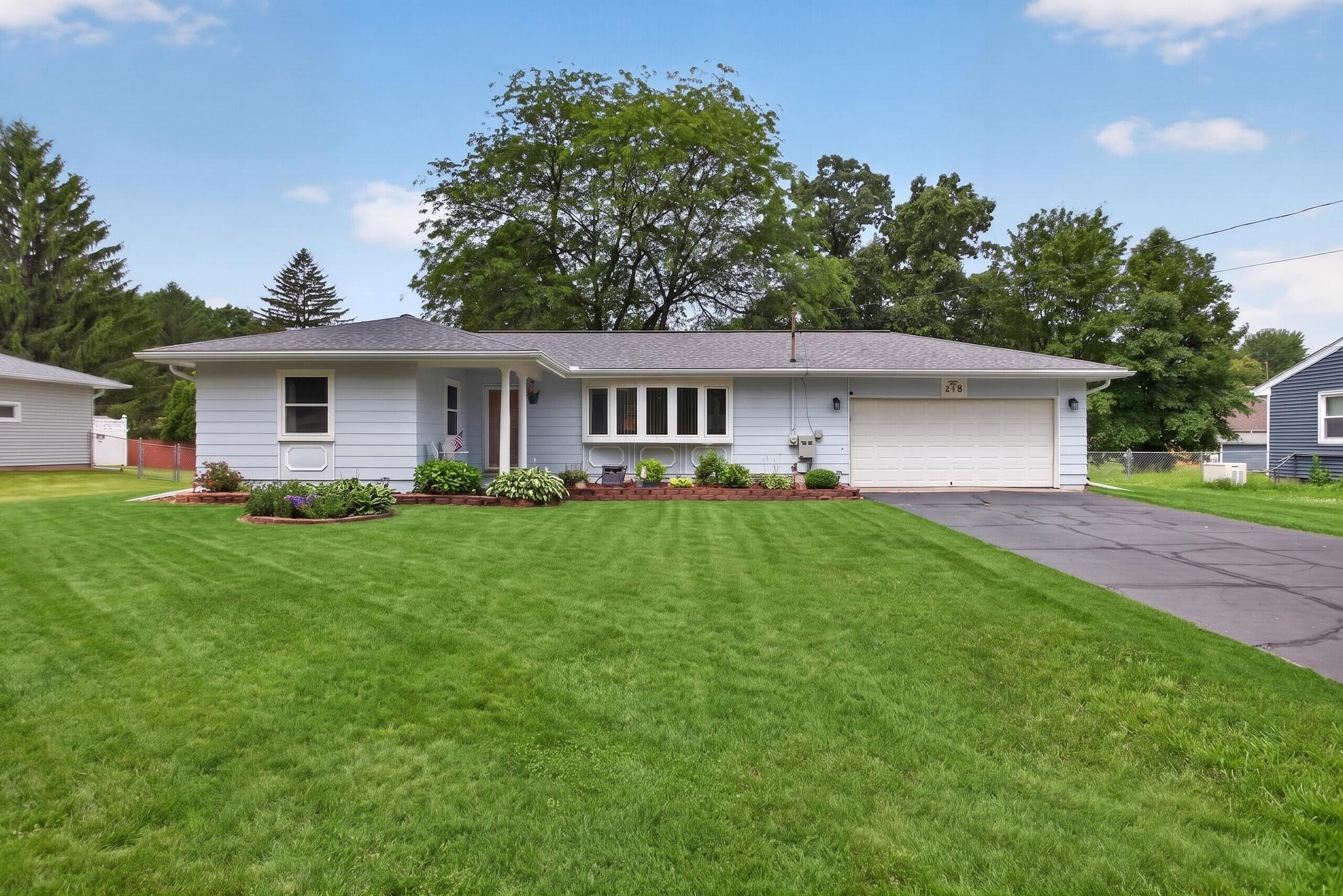 216 Eastlawn