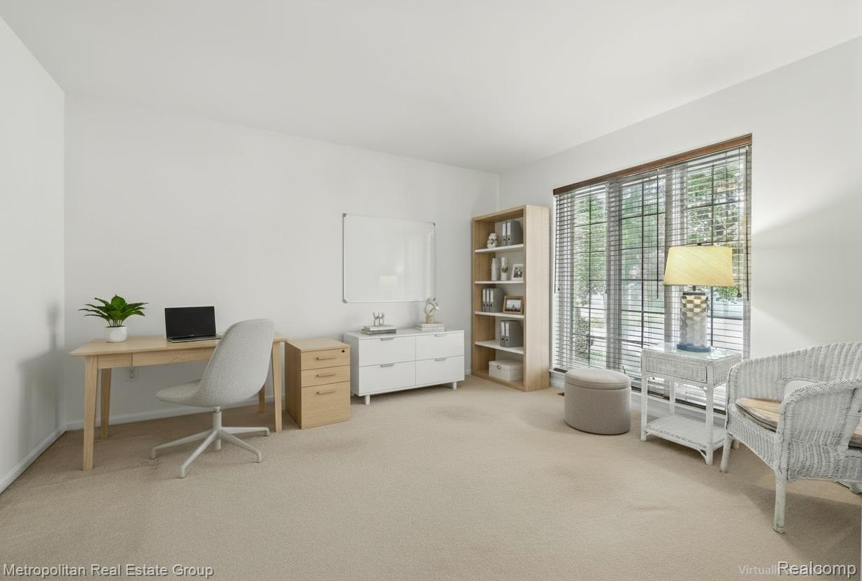 211 Saint Lawrence Boulevard