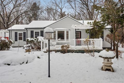 23245 Hunters Lane Southfield City MI 48033