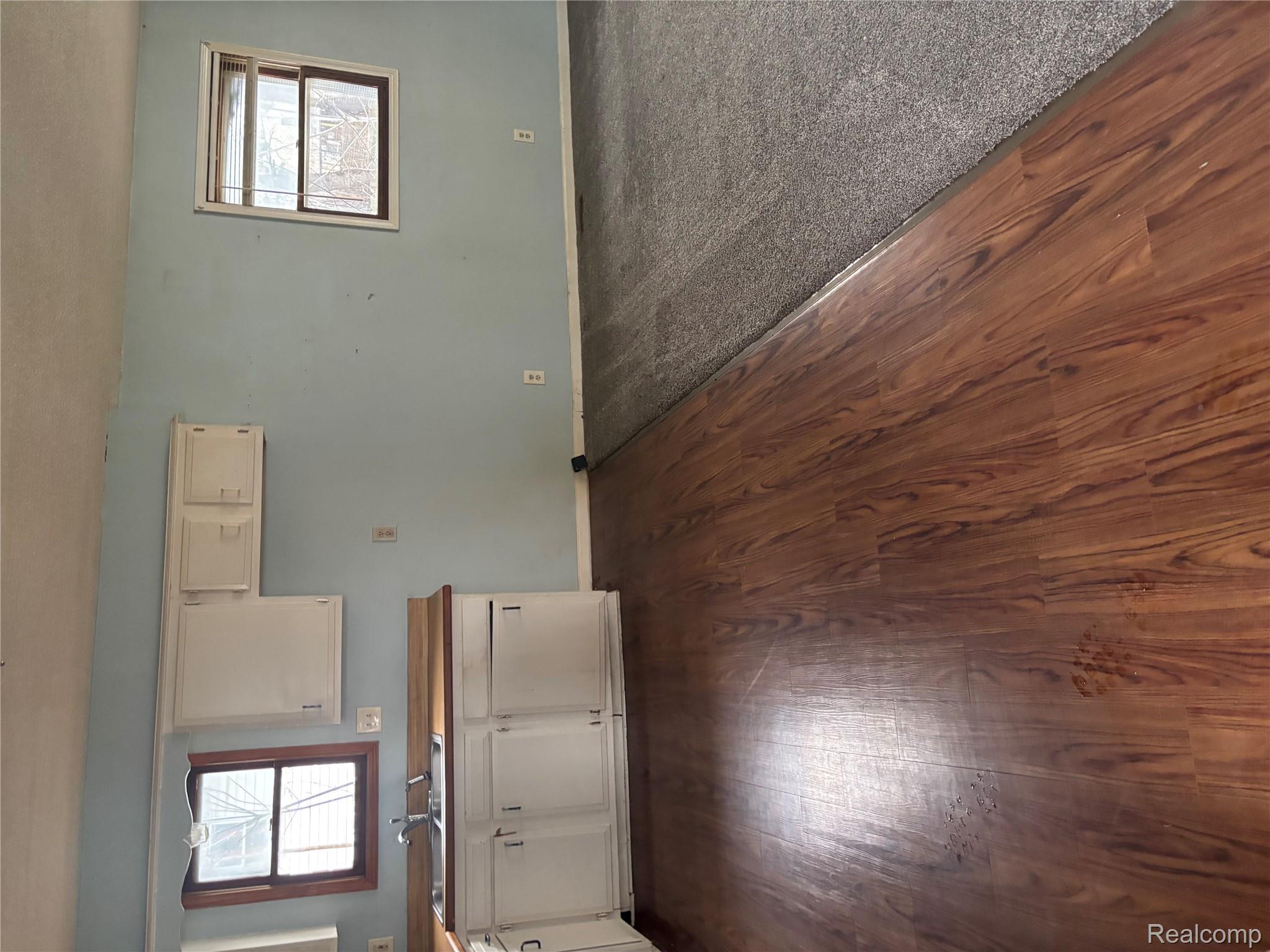 3413 Churchill Avenue