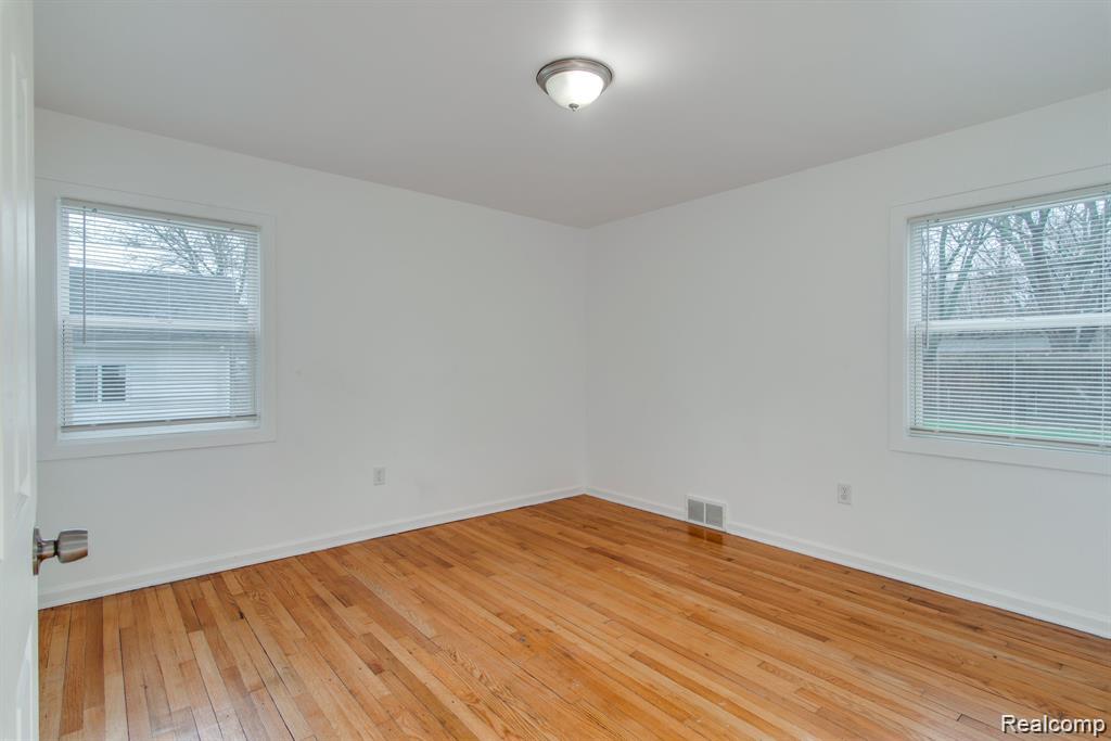 Detroit City, Michigan 48224, United States, 4 Bedrooms Bedrooms, ,2 BathroomsBathrooms,Residential,Active,170539