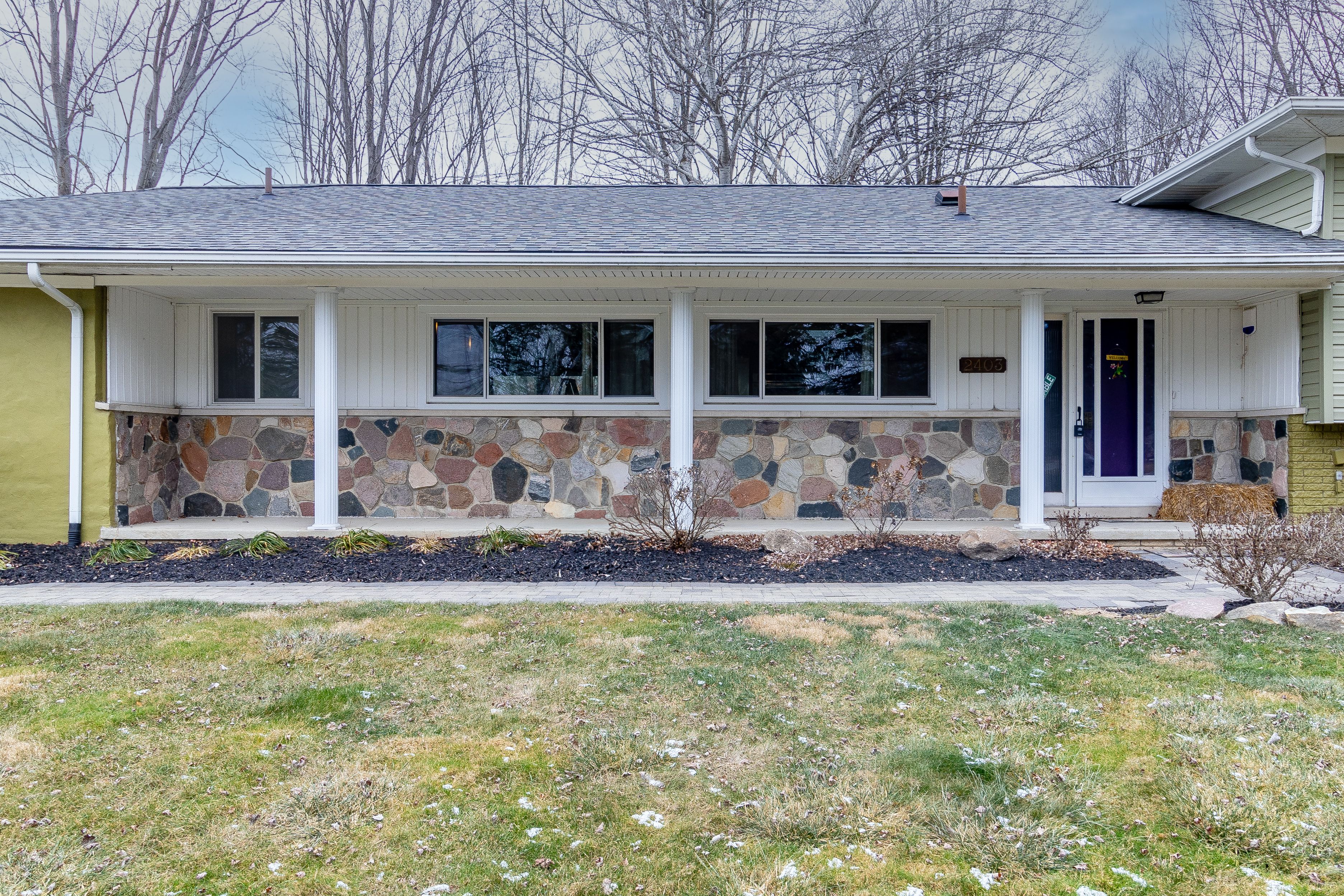 2403 E SQUARE LAKE Road