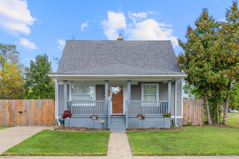 8610 Auburn Street Detroit City MI 48228