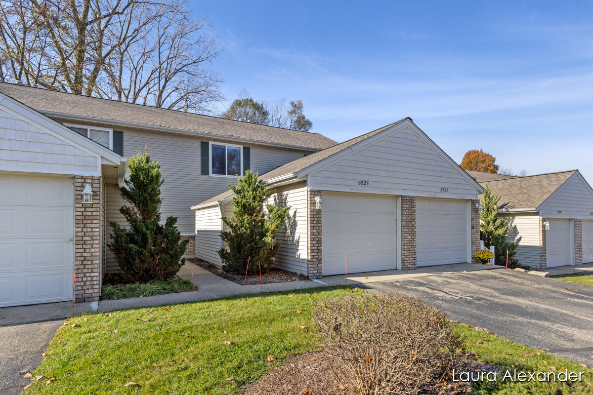 8525 Courtland Drive NE