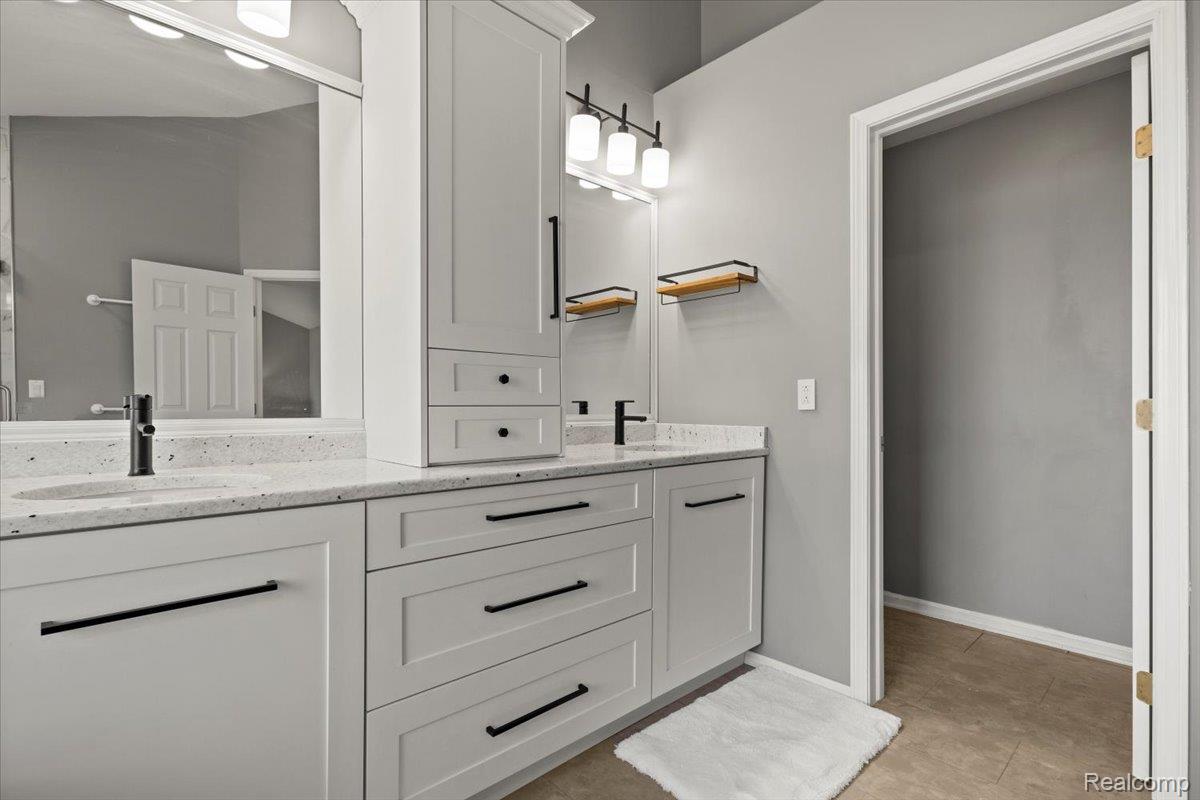 Independence Charter Township, Michigan 48346, United States, 3 Bedrooms Bedrooms, ,4 BathroomsBathrooms,Residential,Active,143604