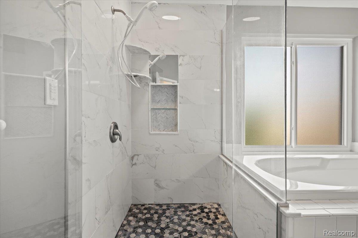 Independence Charter Township, Michigan 48346, United States, 3 Bedrooms Bedrooms, ,4 BathroomsBathrooms,Residential,Active,143604