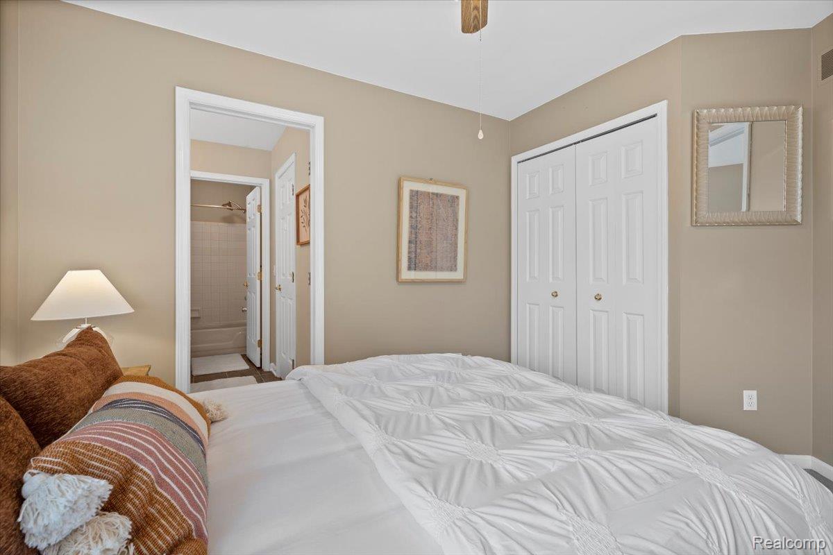 Independence Charter Township, Michigan 48346, United States, 3 Bedrooms Bedrooms, ,4 BathroomsBathrooms,Residential,Active,143604