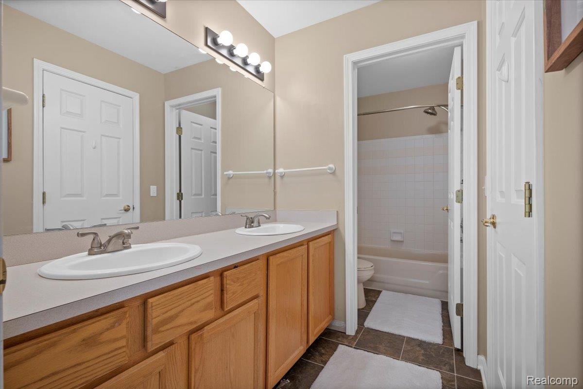 Independence Charter Township, Michigan 48346, United States, 3 Bedrooms Bedrooms, ,4 BathroomsBathrooms,Residential,Active,143604