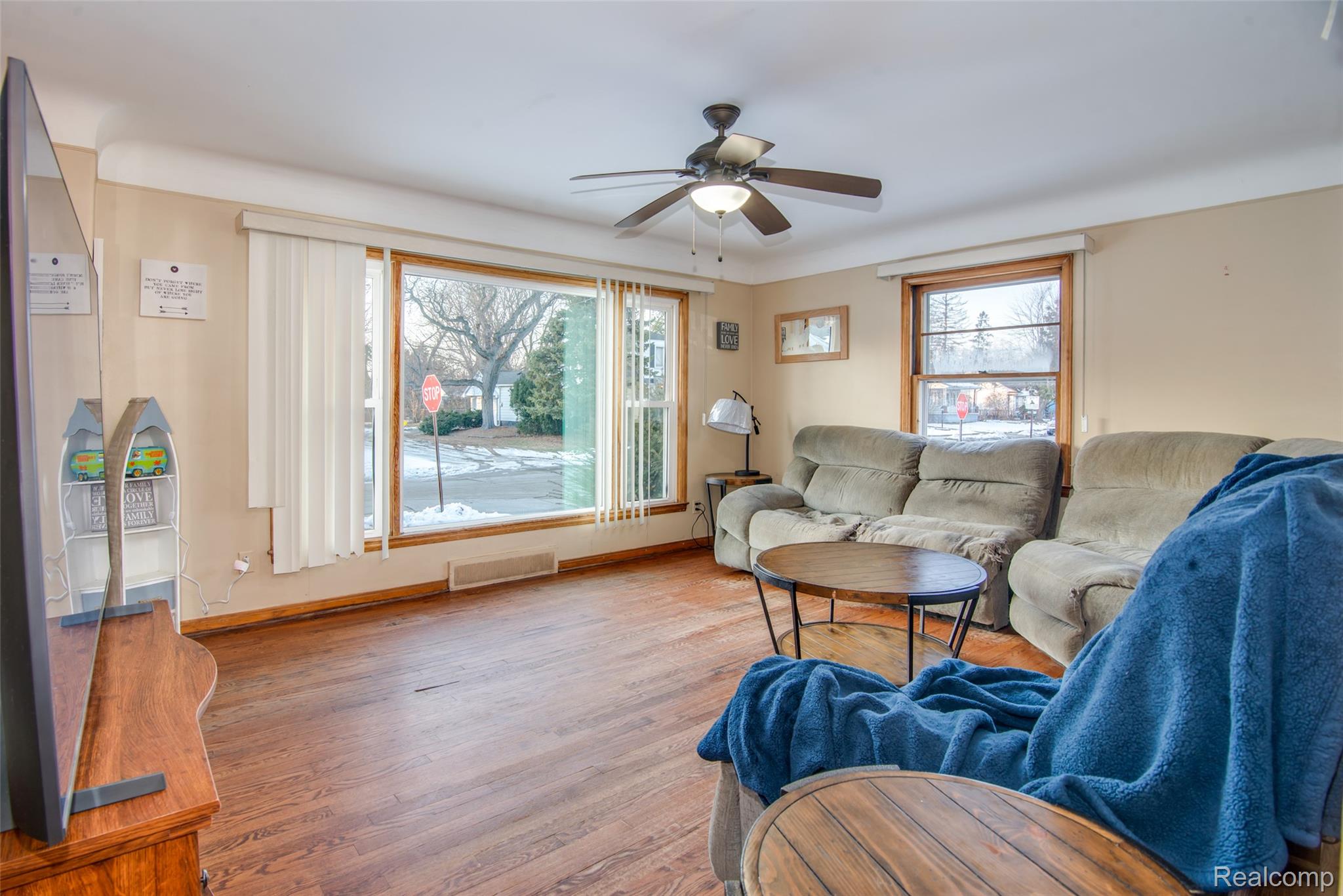 21858 Pleasant Avenue