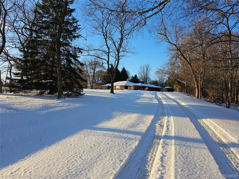 58540 Grand River Avenue Lyon Charter Township MI 48165