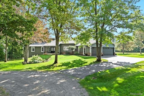 12002 Renfrew Court Hartland Township MI 48353