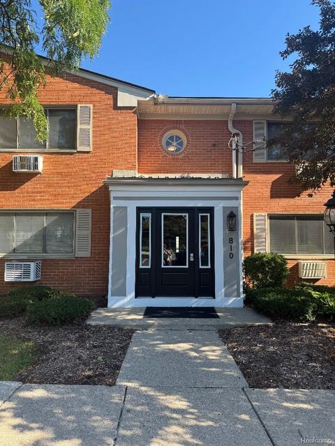 810 Plate Street Rochester City MI 48307