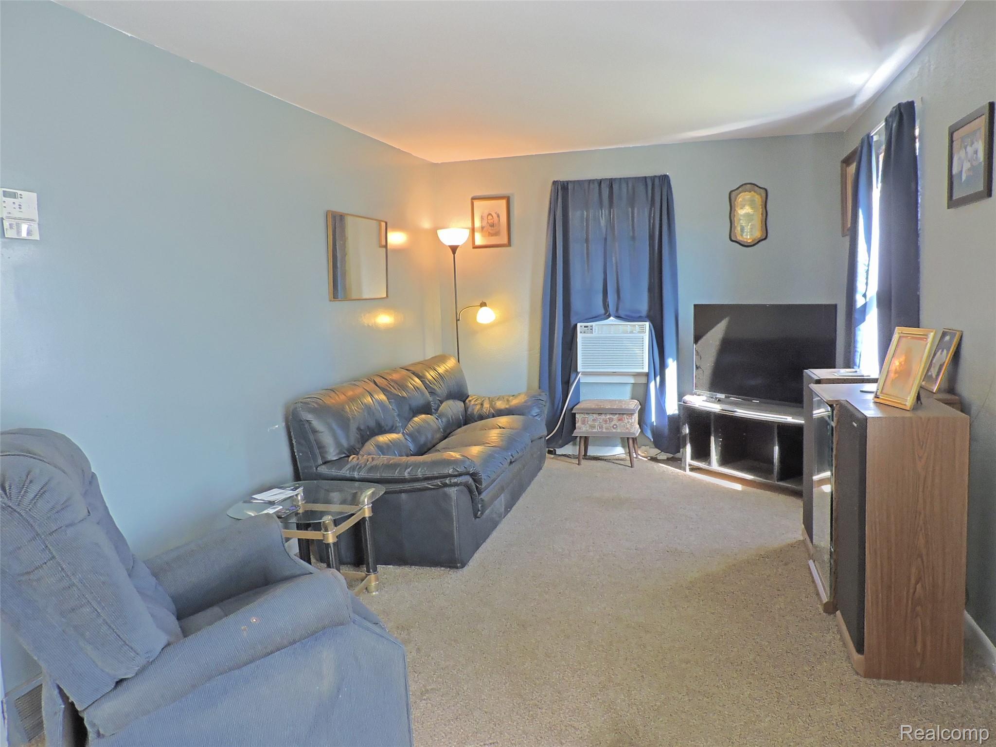 2043 E Schumacher Street