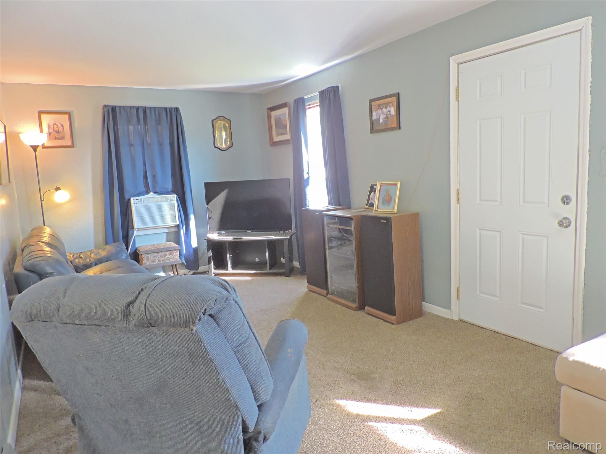 2043 E Schumacher Street