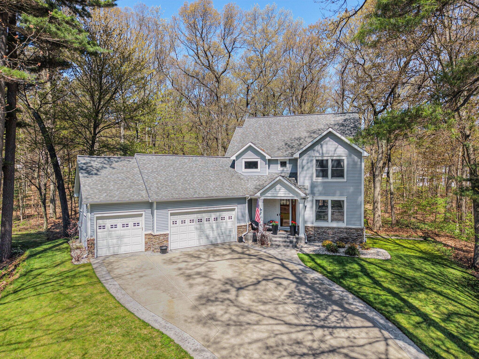 18099 Woodland Trail