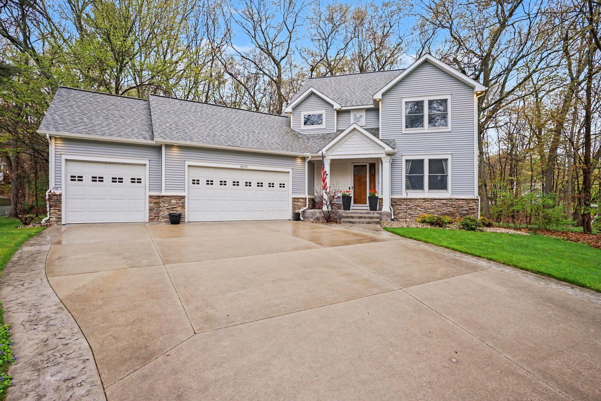 18099 Woodland Trail