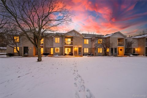 34790 W 8 Mile Road 2 Farmington Hills City MI 48335