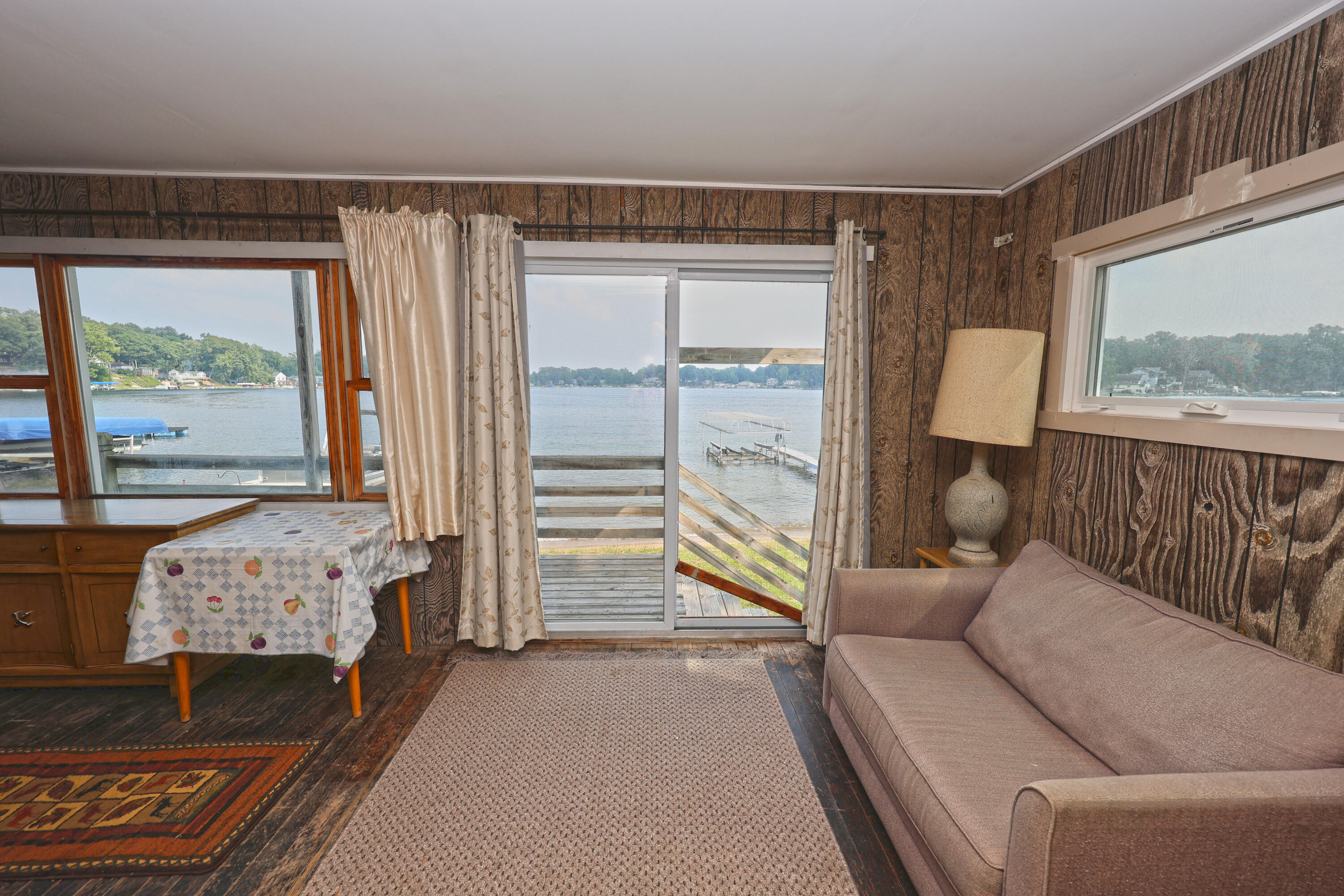 67003 Lakeshore Drive