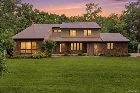 Photo of 68345 Romeo Plank Road, Ray Township, MI 48096 (MLS # 20261044979)