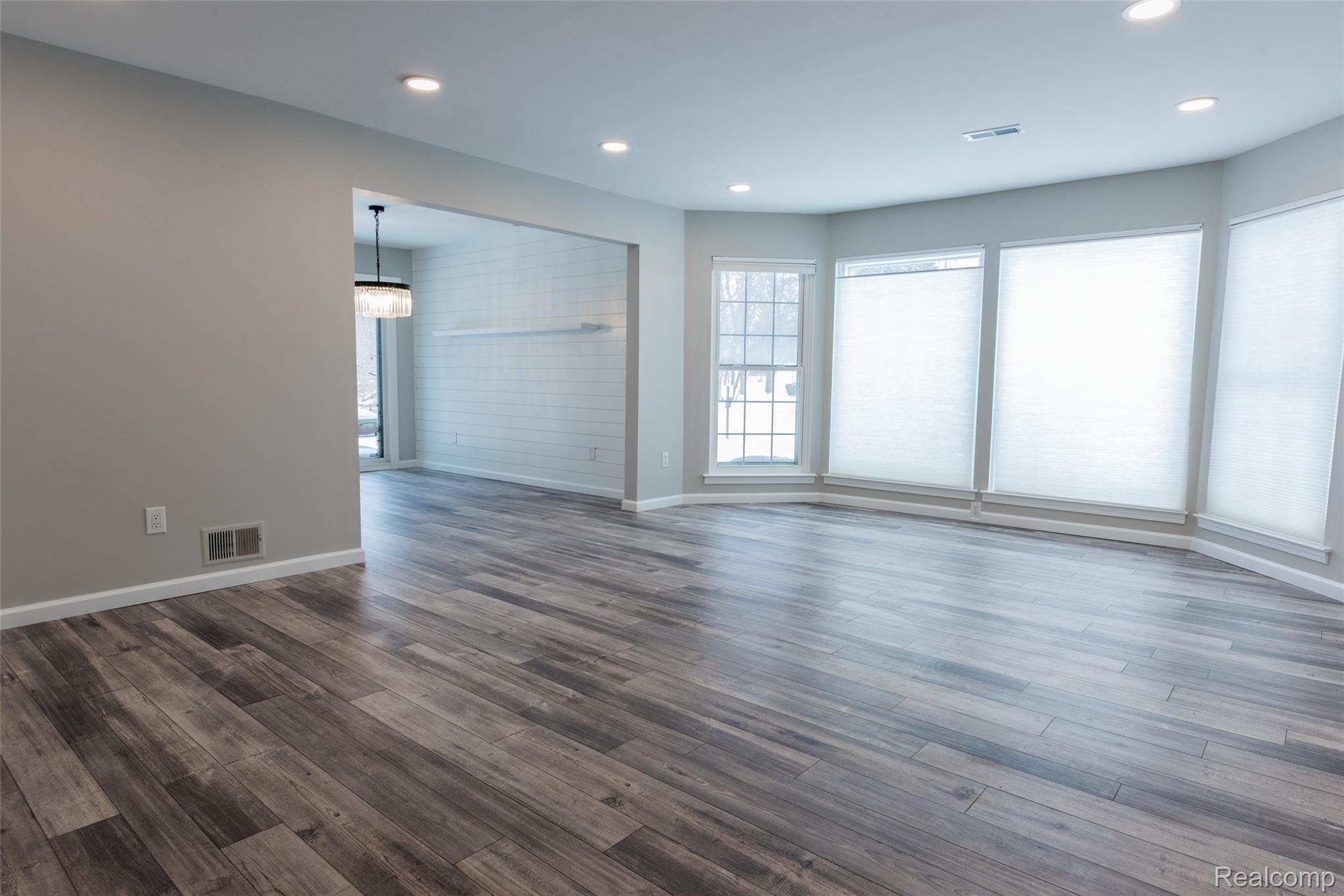 2677 Williamsburg Circle