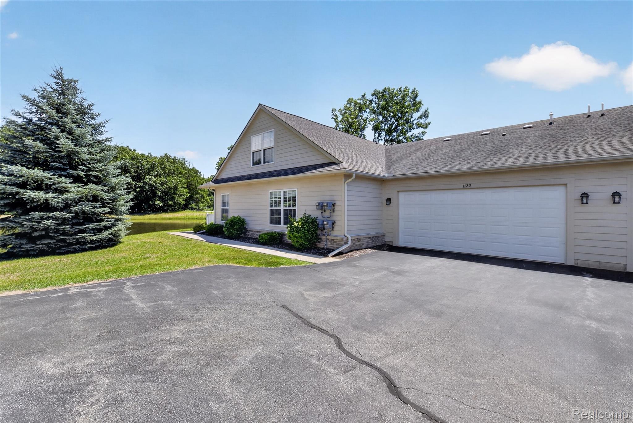 1122 Abbey Court
