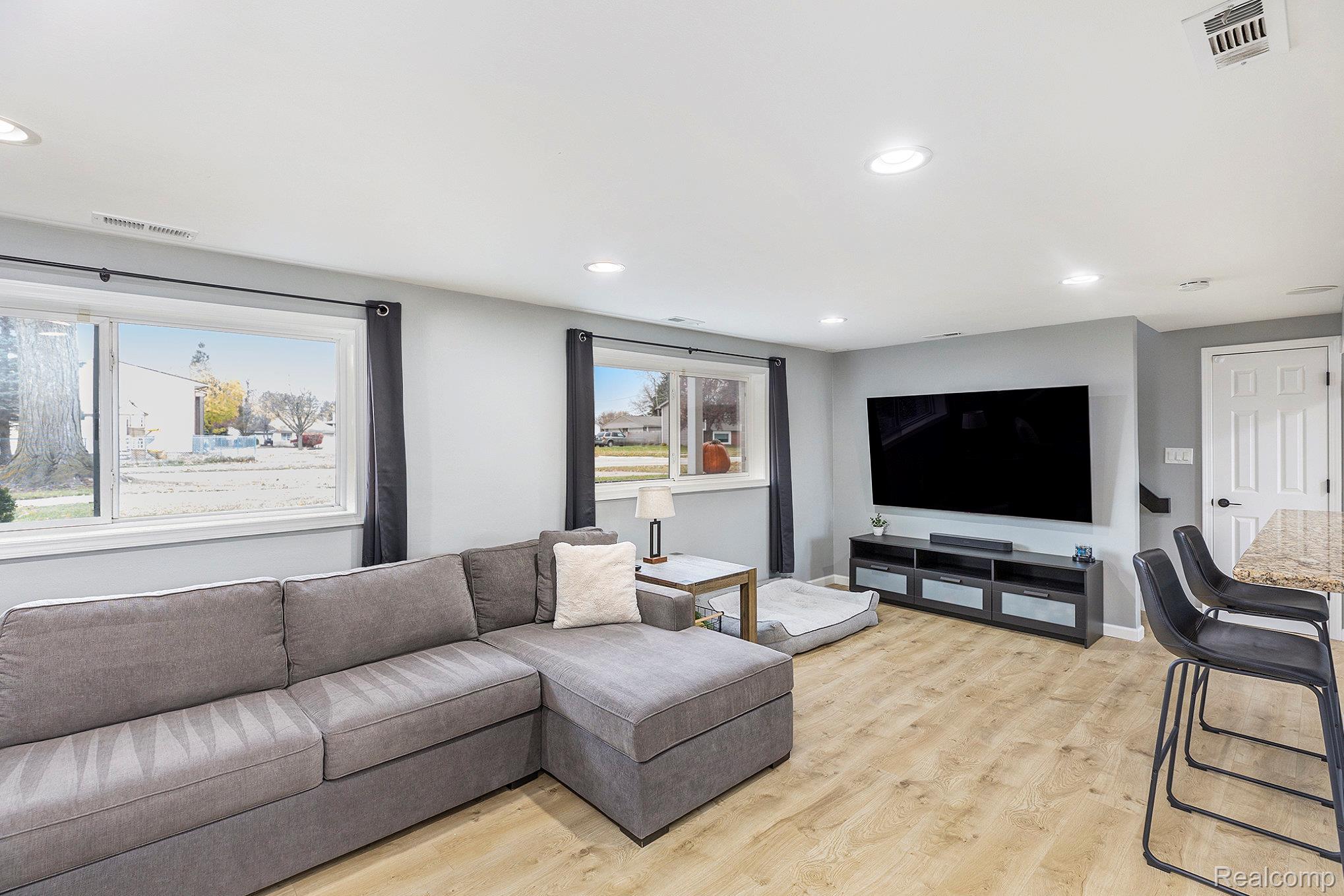 43752 Goldberg Drive