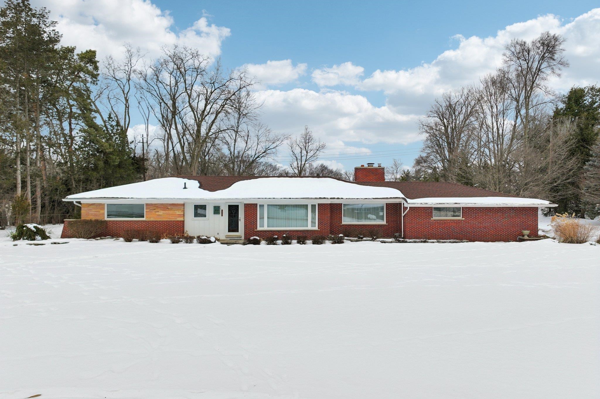 24700 N Cromwell Drive