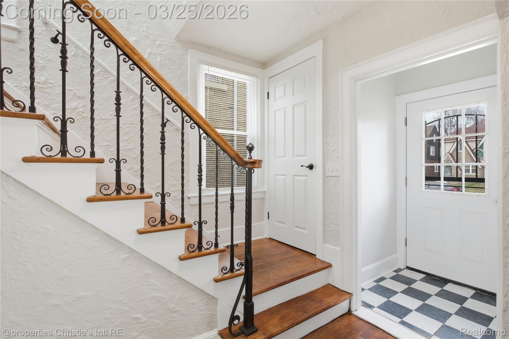 3294 Glendale Street