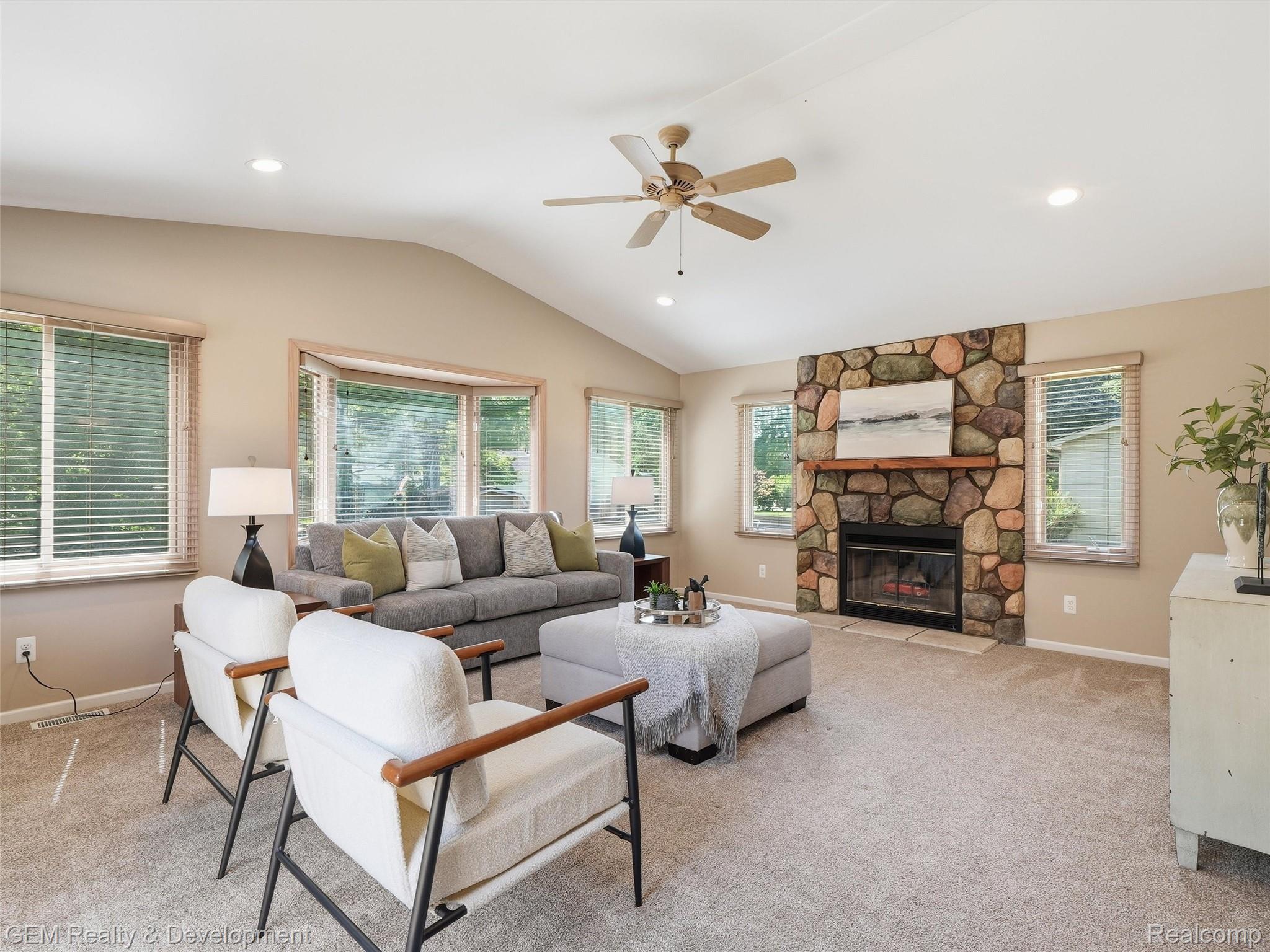 2067 Glen Iris Drive
