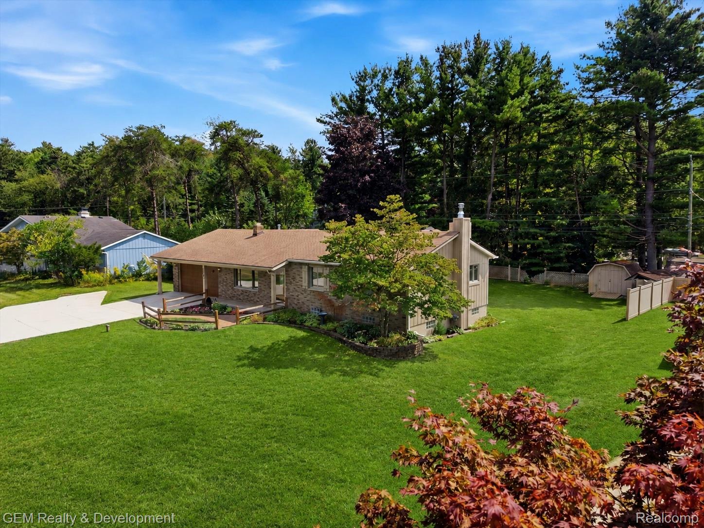 2067 Glen Iris Drive