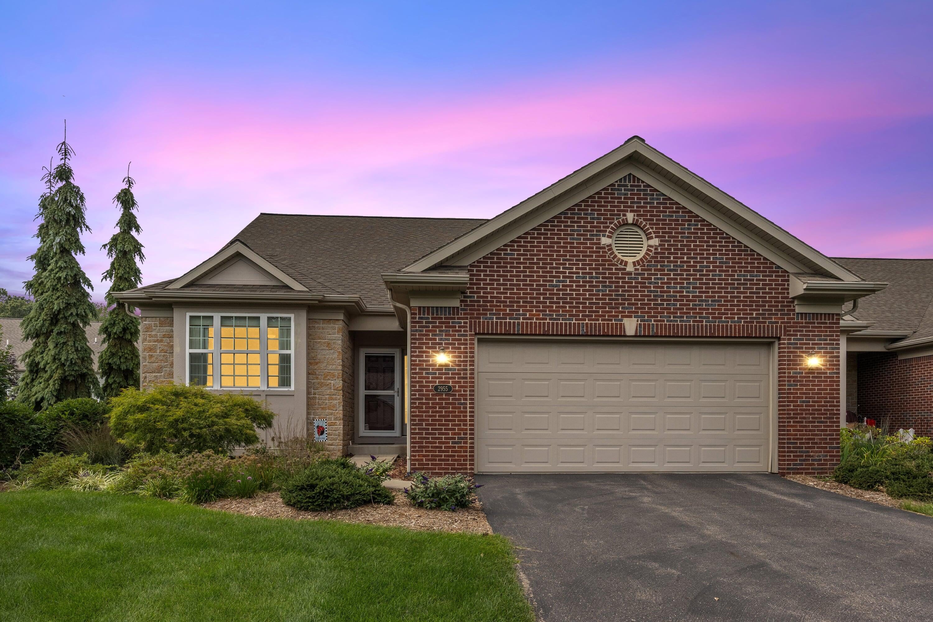 2955 Woodridge Circle NE