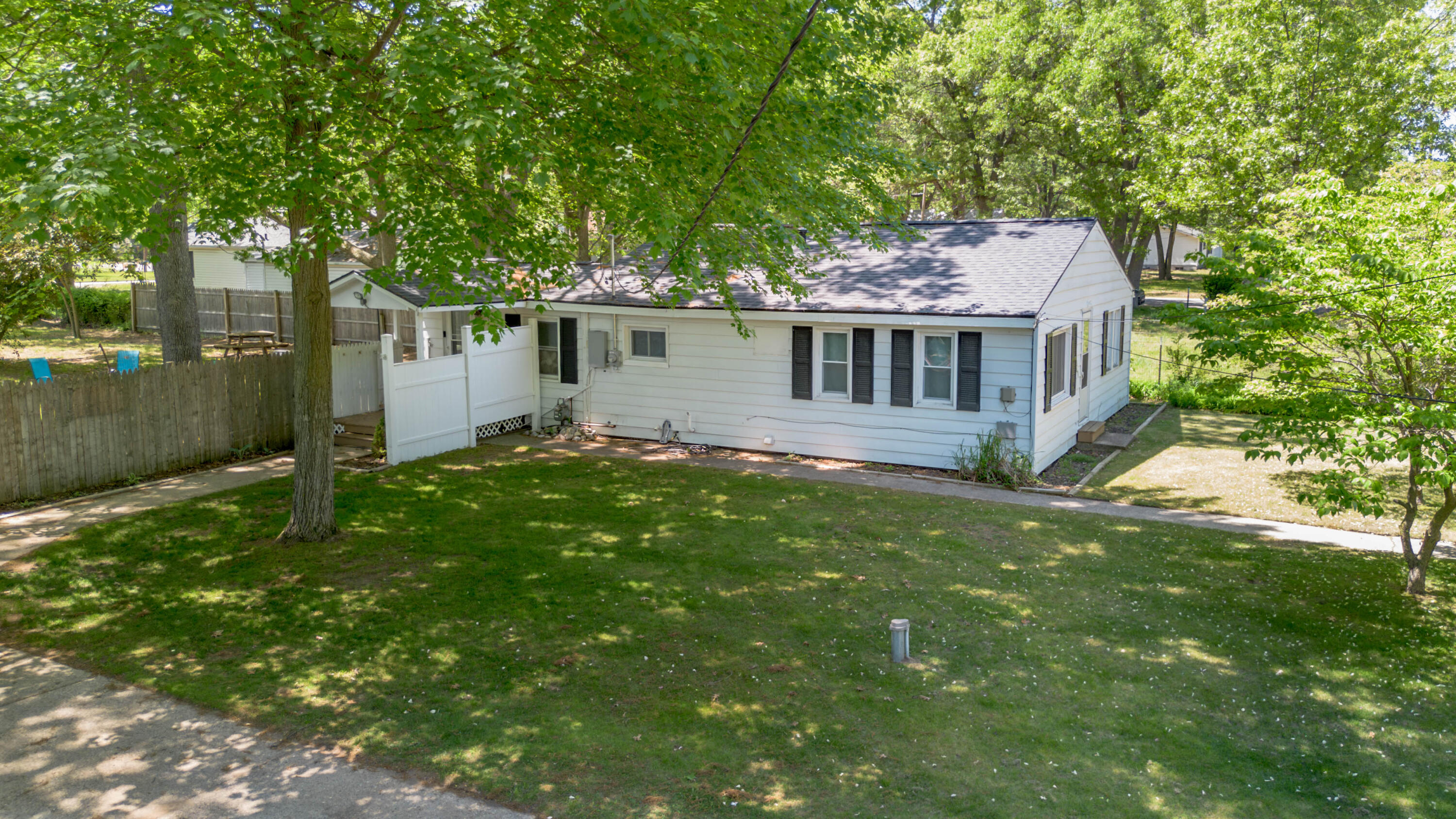 1341 E Summit Avenue
