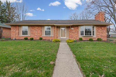 Photo of 25312 Saint Christopher St, Harrison Charter Township, MI 48045 (MLS # 58050204180)