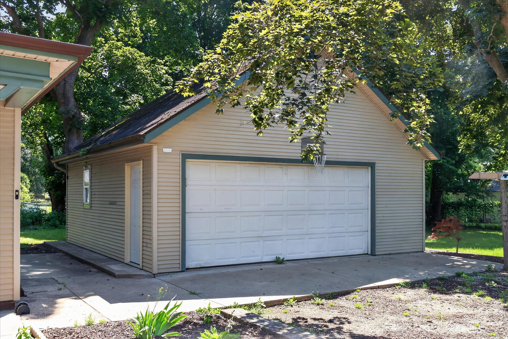 2213 Olmstead Road