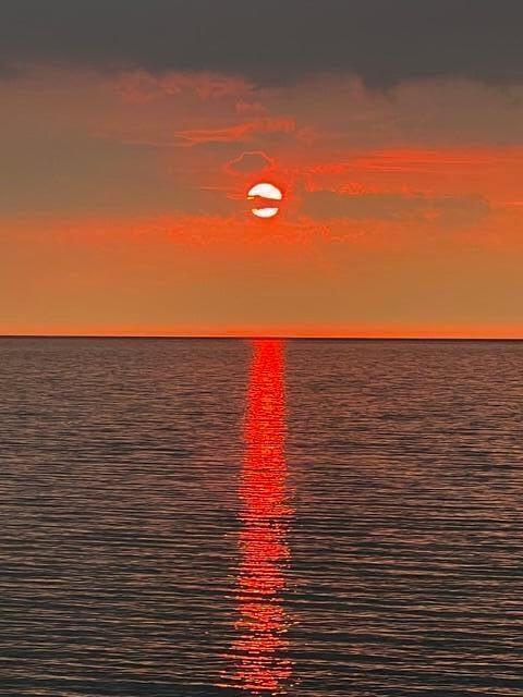 2576 Lakeshore Drive