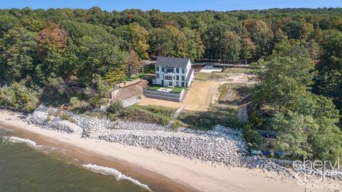 2576 Lakeshore Drive Saugatuck Township MI 49408