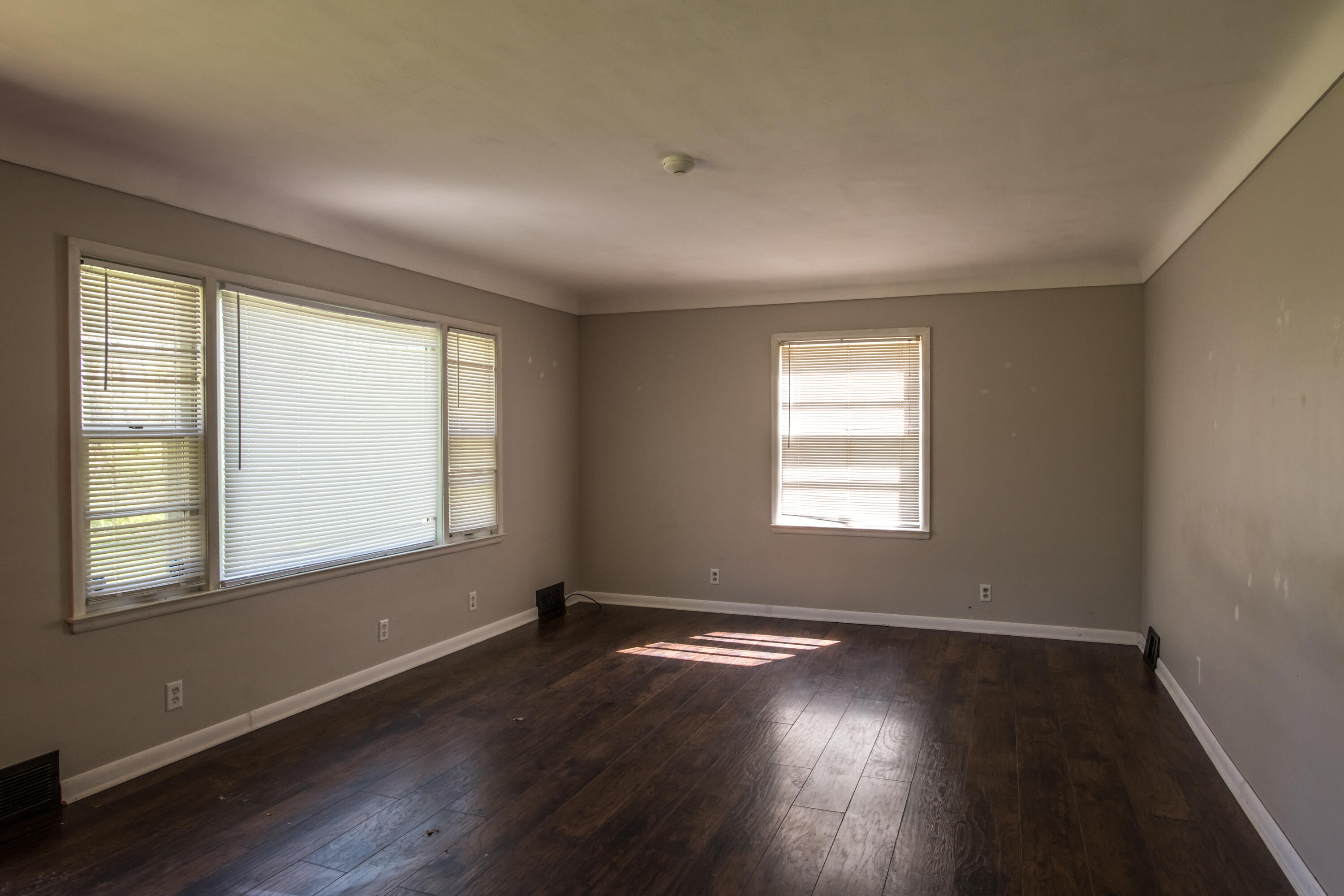 409 W E Avenue
