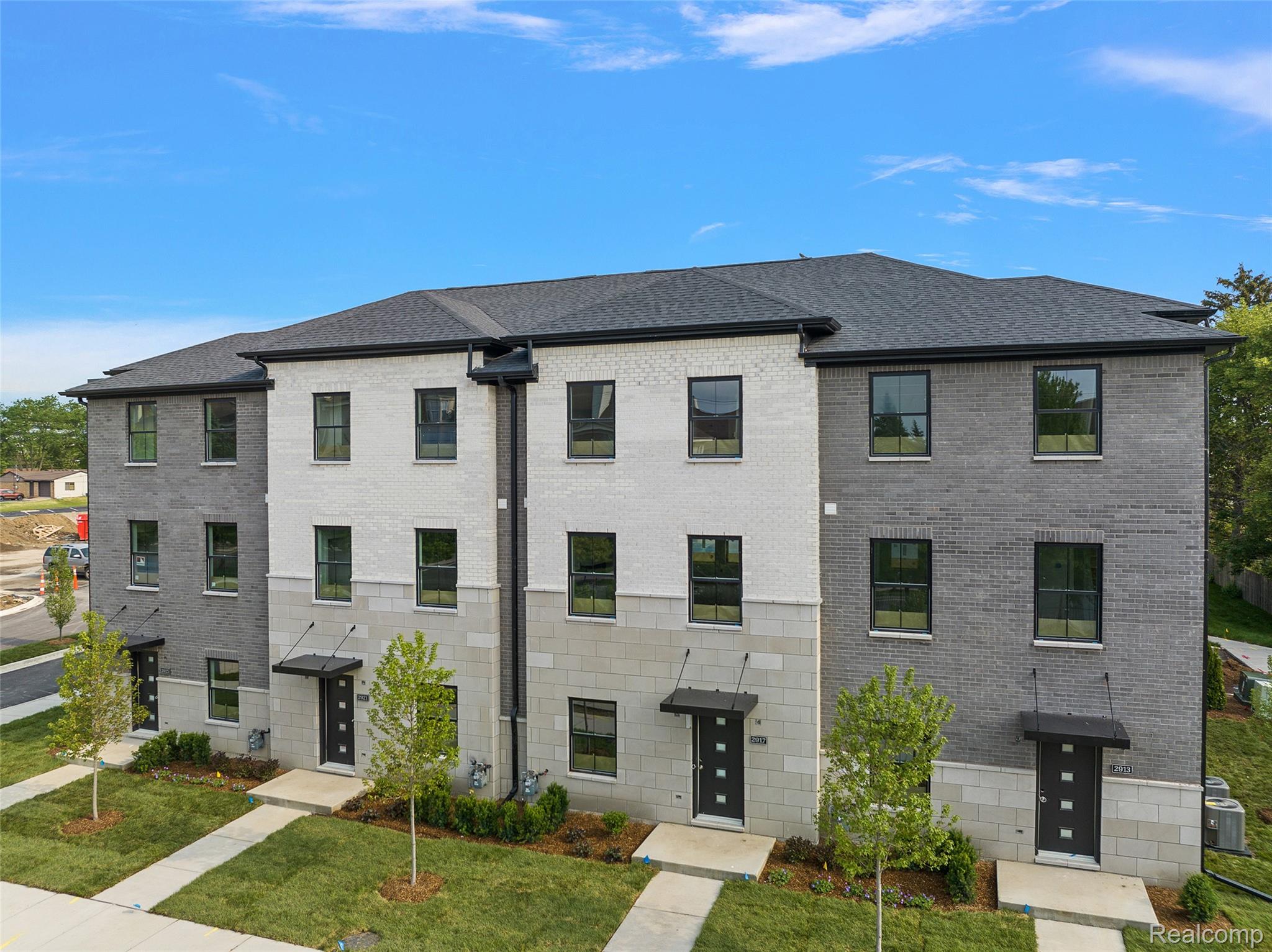 2813 Summers Place