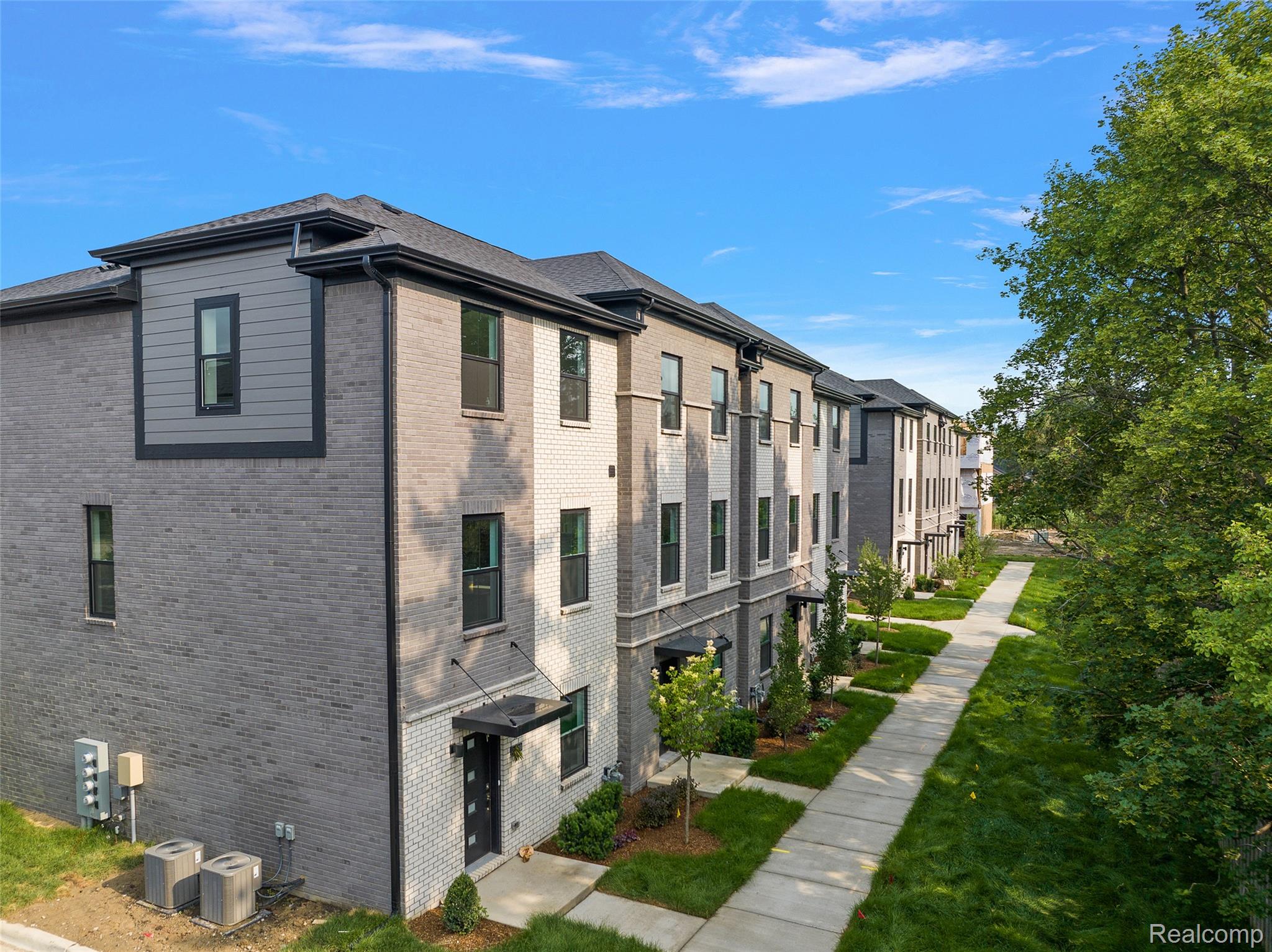 2813 Summers Place