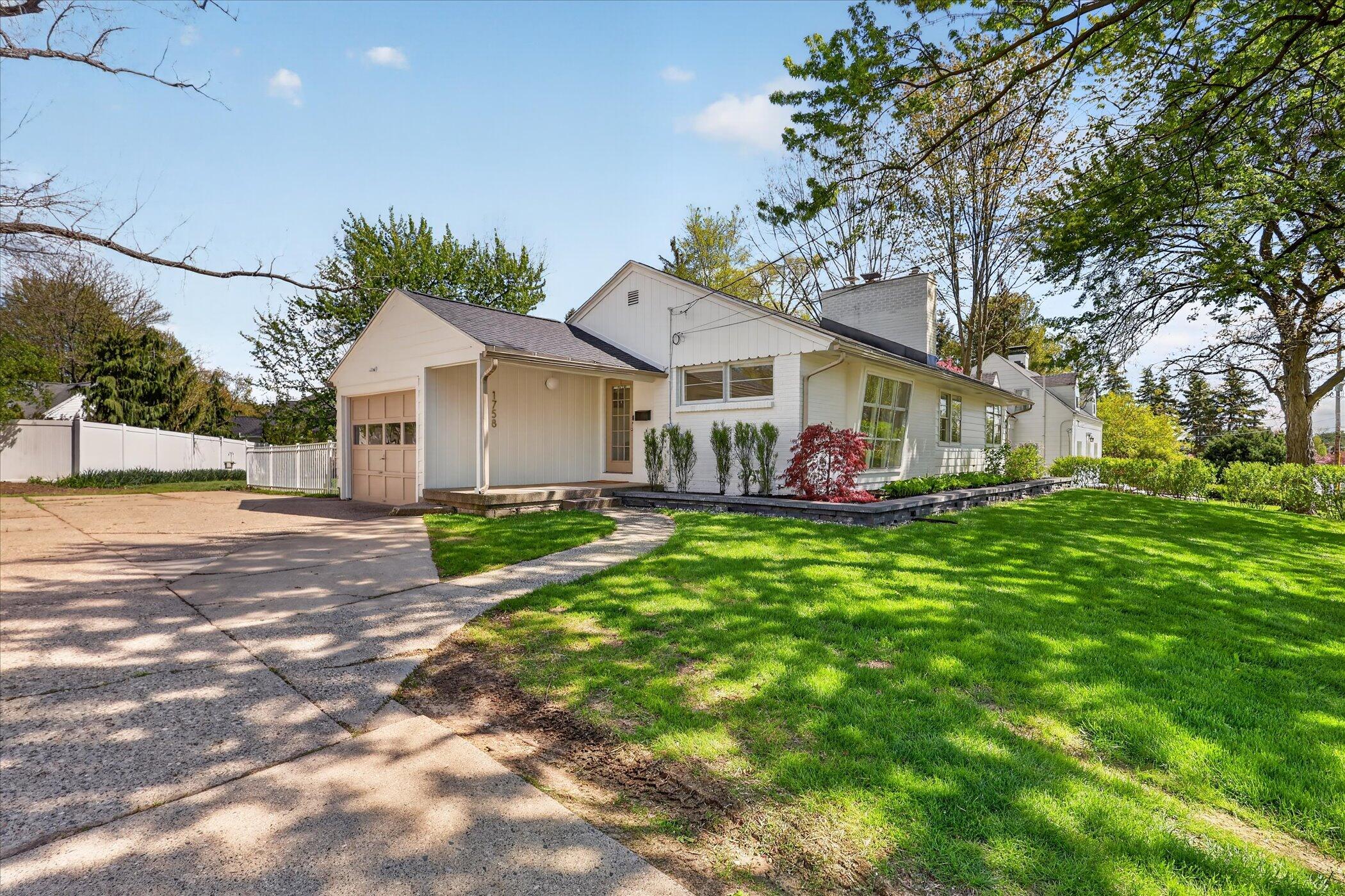 1758 Breton Road SE