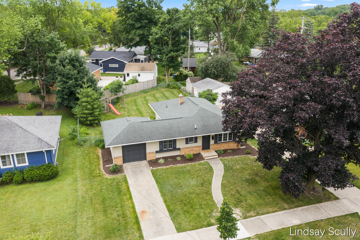 160 Boltwood Drive NE