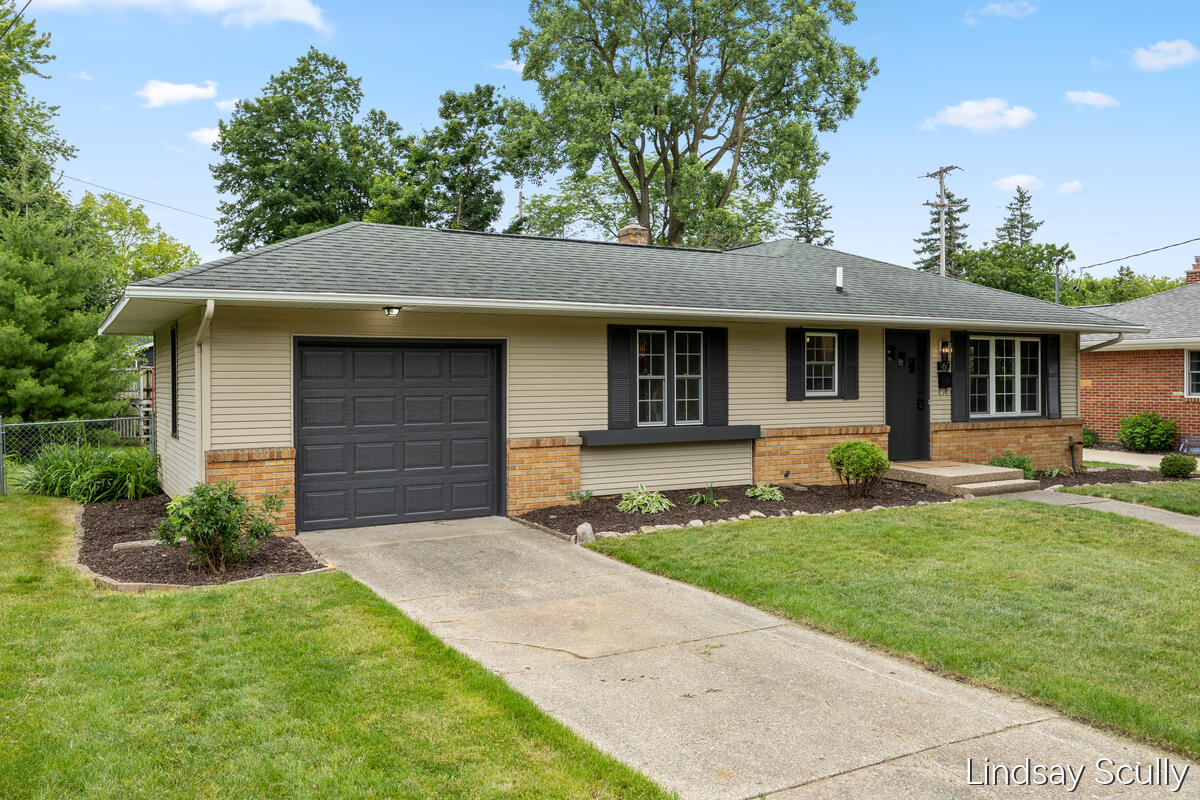 160 Boltwood Drive NE