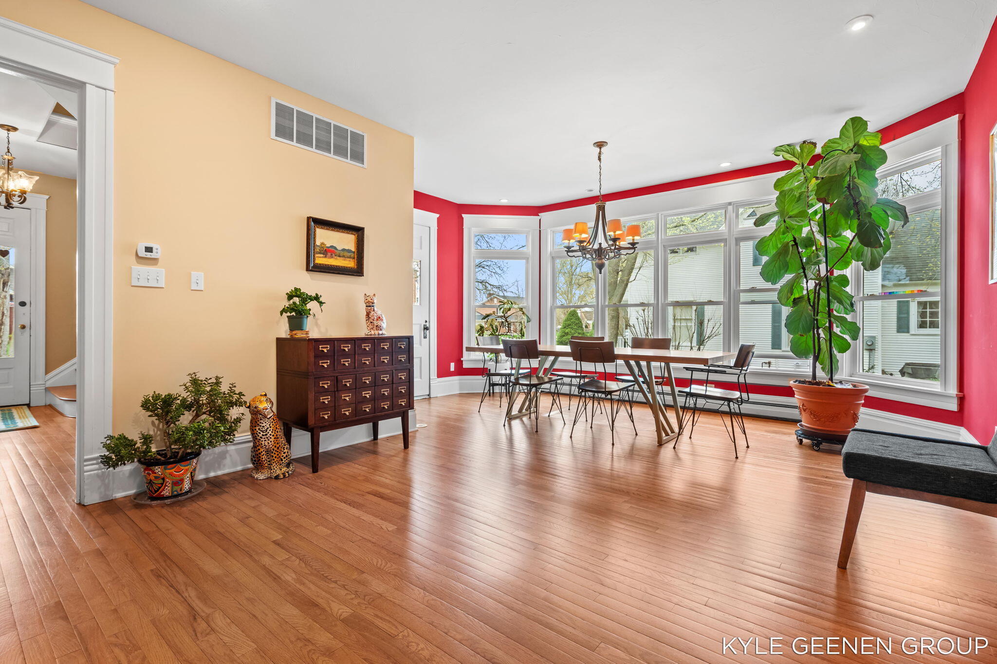 122 E Central Avenue