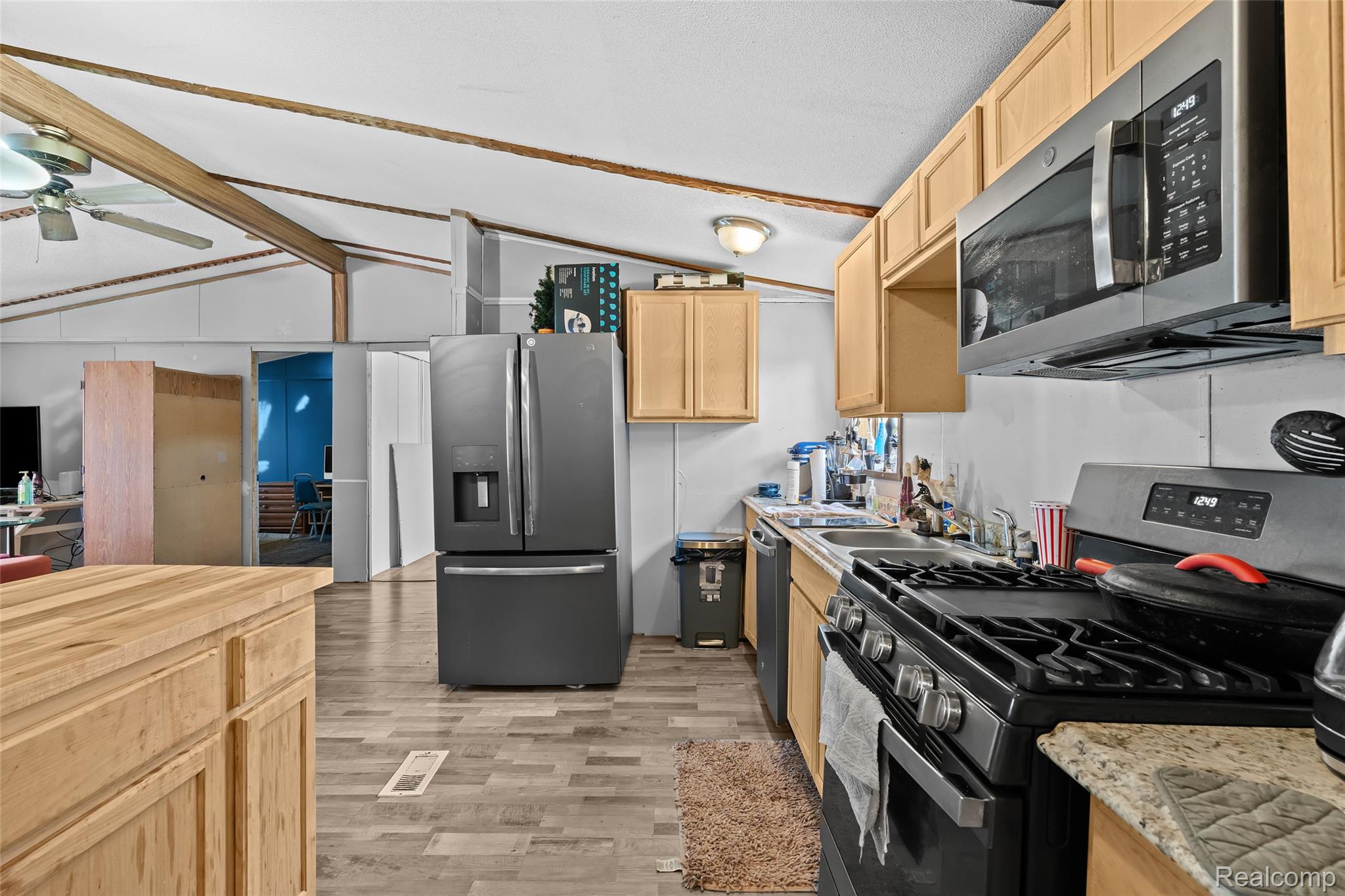 Auburn Hills City, Michigan 48326, United States, 3 Bedrooms Bedrooms, ,2 BathroomsBathrooms,Residential,Active,185545