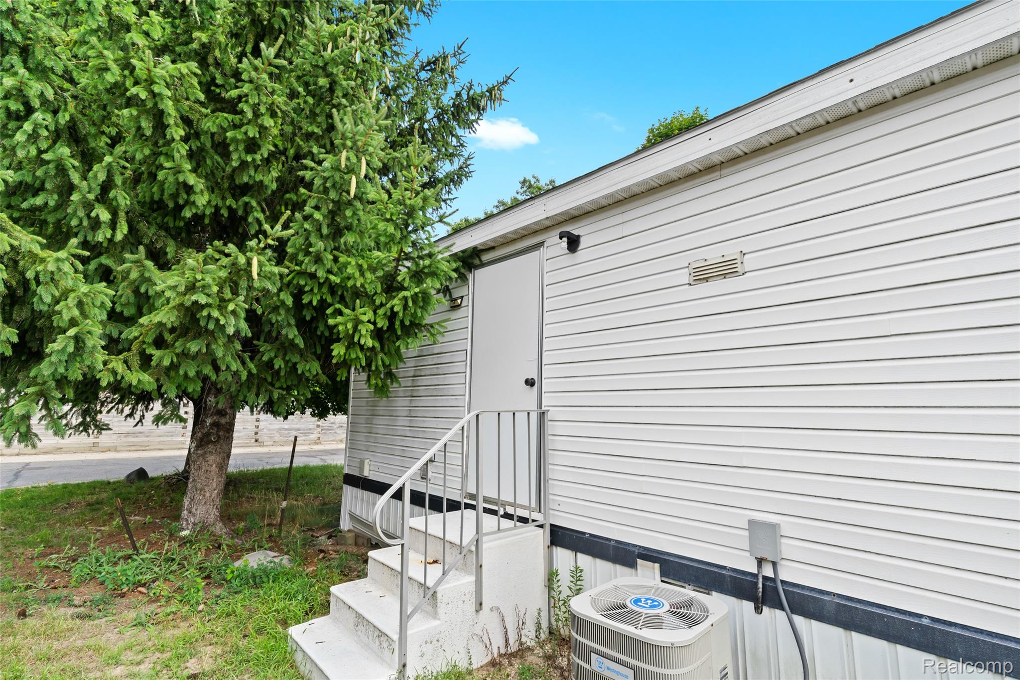 Auburn Hills City, Michigan 48326, United States, 3 Bedrooms Bedrooms, ,2 BathroomsBathrooms,Residential,Active,185545