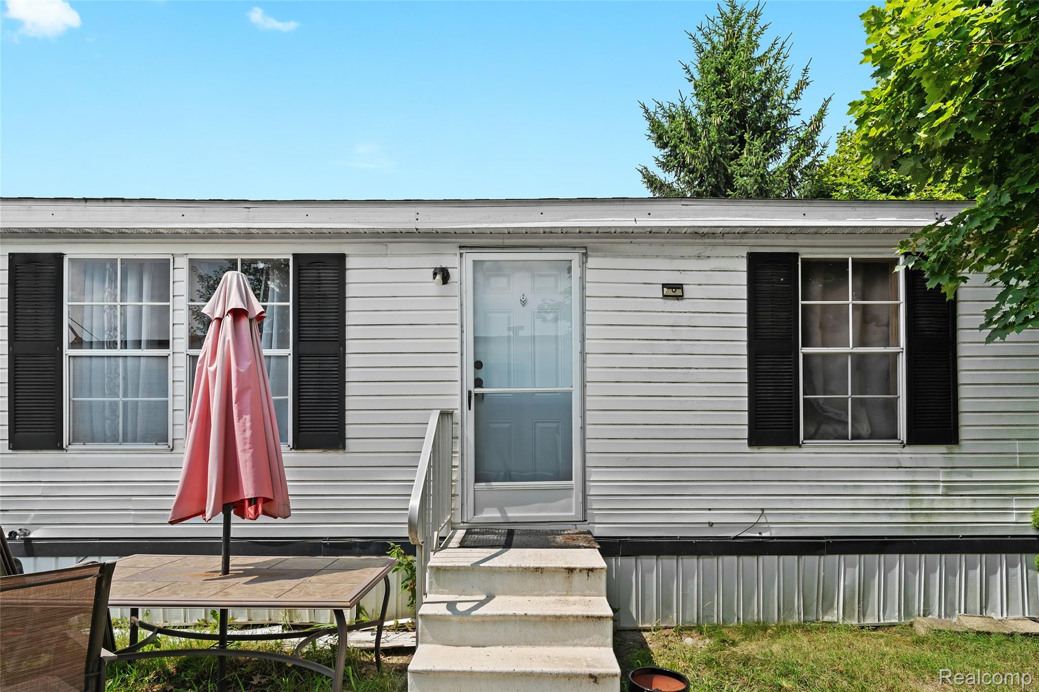 Auburn Hills City, Michigan 48326, United States, 3 Bedrooms Bedrooms, ,2 BathroomsBathrooms,Residential,Active,185545