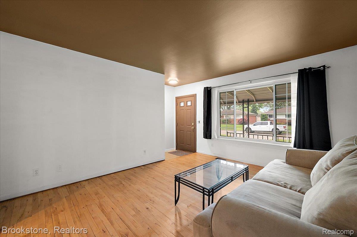 31739 Iroquois Drive