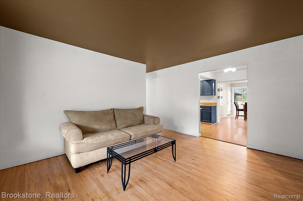 31739 Iroquois Drive