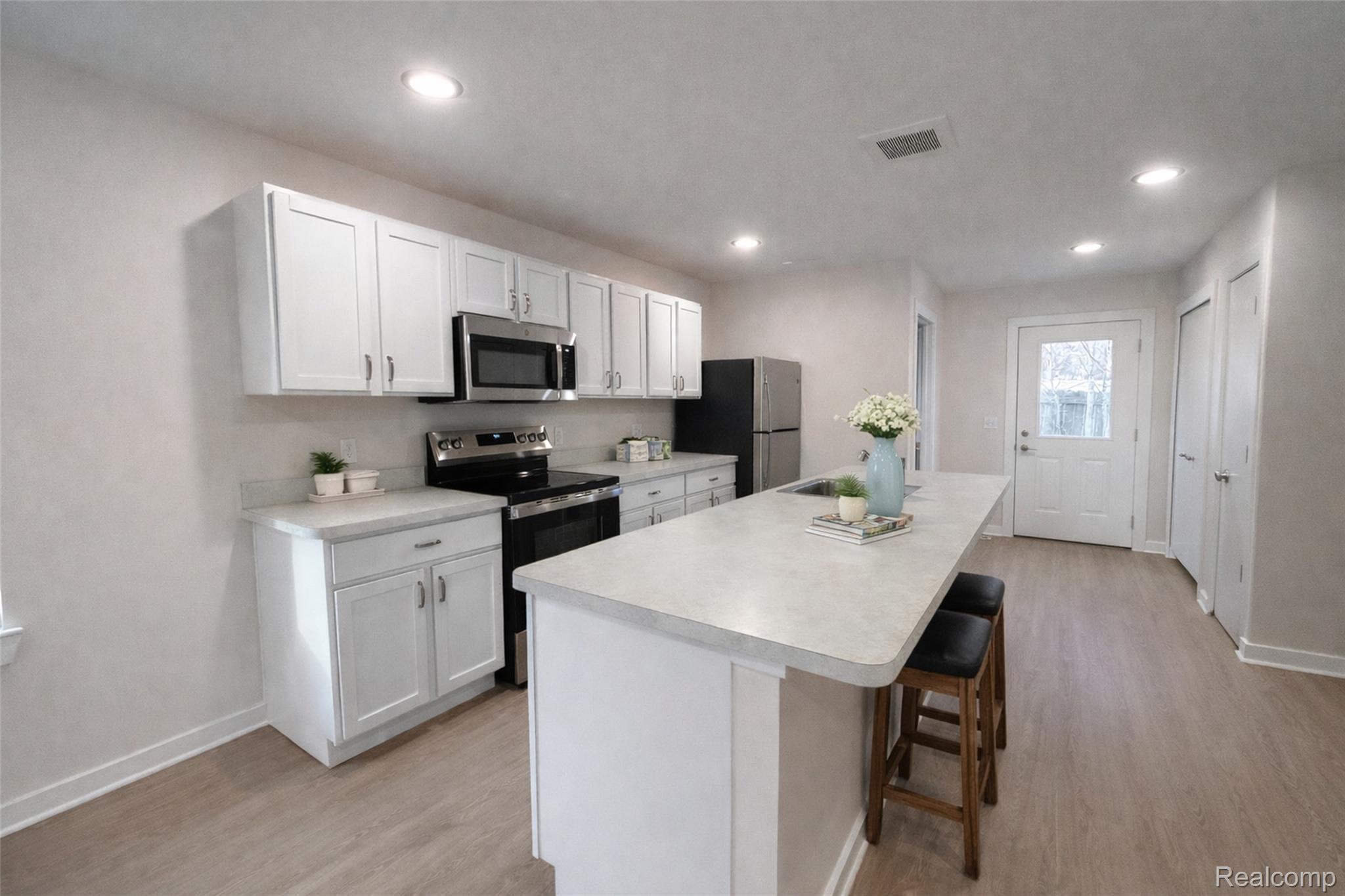 371 Dorsey Avenue Street 32